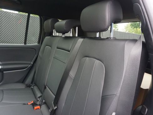 New 2025 Mercedes-Benz GLB 250 4MATIC image 14