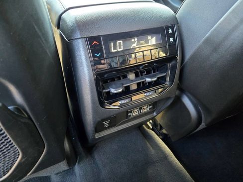 Used 2023 Jeep Grand Cherokee L Laredo AWD/4WD image 12