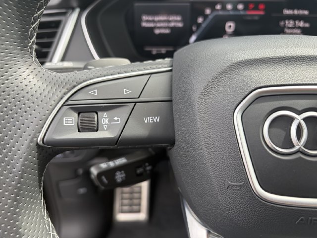 Used 2023 Audi SQ5 Prestige AWD/4WD image 22