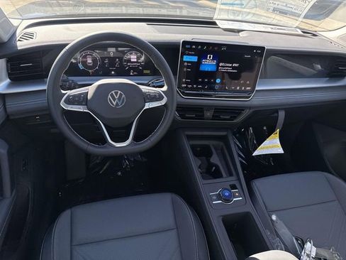 New 2026 Volkswagen Tiguan SE FWD image 6