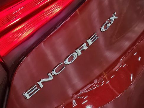 Used 2022 Buick Encore GX Select w/ Sport Touring Package FWD image 25