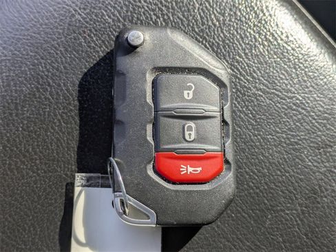 Used 2018 Jeep Wrangler Sport image 34