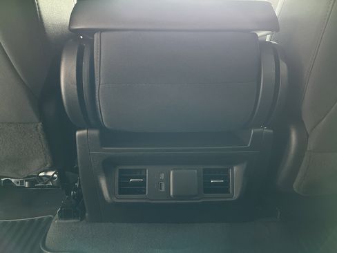 Used 2023 Chevrolet Silverado 1500 LT AWD/4WD image 14