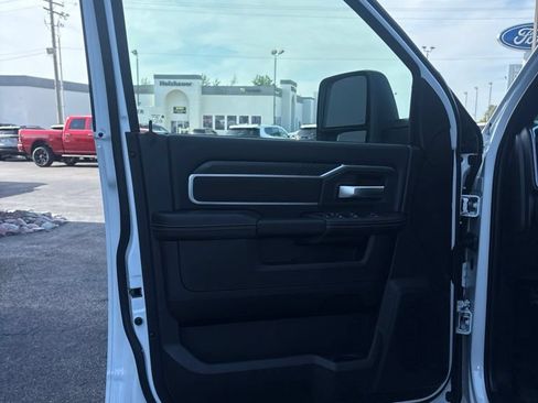 New 2026 RAM 3500 Tradesman AWD/4WD image 15