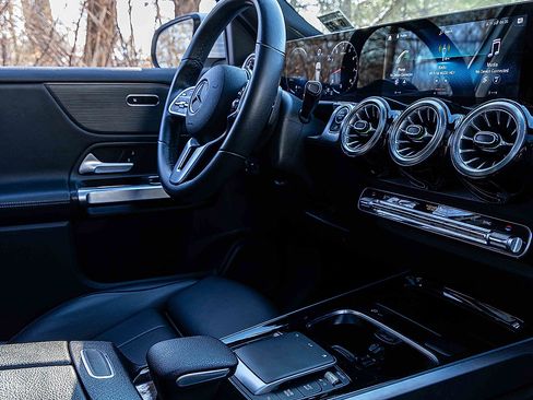 Used 2022 Mercedes-Benz GLB 250 GLB 250 image 27