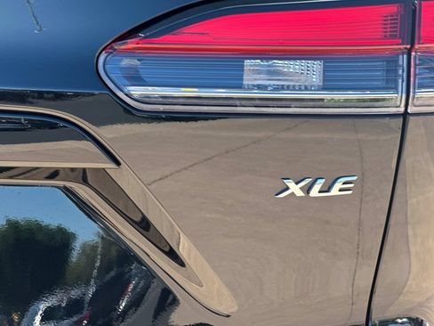 Used 2026 Toyota Corolla Cross XLE w/ Convenience Package FWD image 33