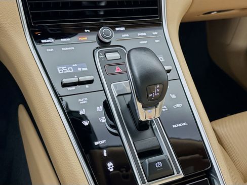 Used 2021 Porsche Panamera 4 image 18