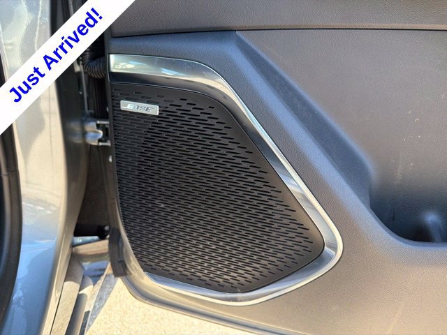 Used 2025 Chevrolet Traverse High Country FWD image 23