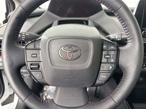 Used 2025 Toyota Prius Plug-In Hybrid image 16