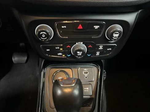 Used 2020 Jeep Compass Limited AWD/4WD image 17