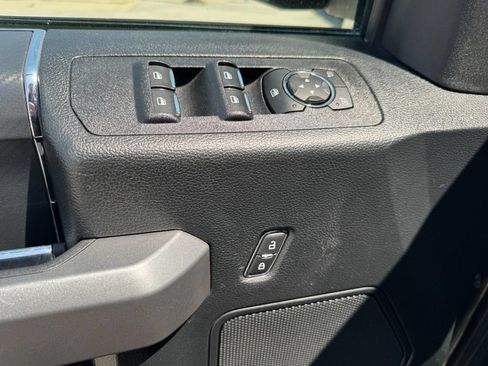 Used 2018 Ford F150 XLT w/ Equipment Group 302A Luxury AWD/4WD image 13