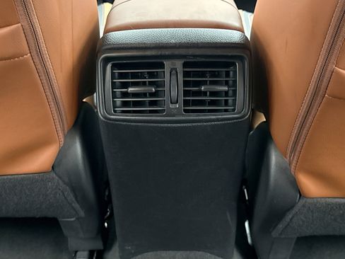 Used 2018 Nissan Rogue SL w/ Premium Package FWD image 16