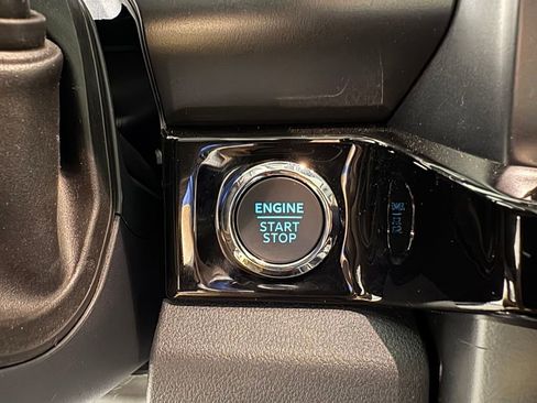 Used 2026 Ford F250 Lariat w/ Black Appearance Package image 22