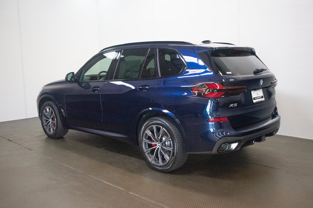 New 2026 BMW X5 xDrive40i w/ M Sport Package AWD/4WD image 6