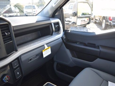 New 2026 Ford F250 XL w/ XL Chrome Package image 9