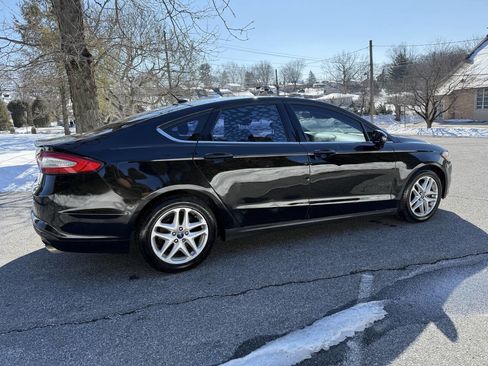 Used 2016 Ford Fusion SE image 4