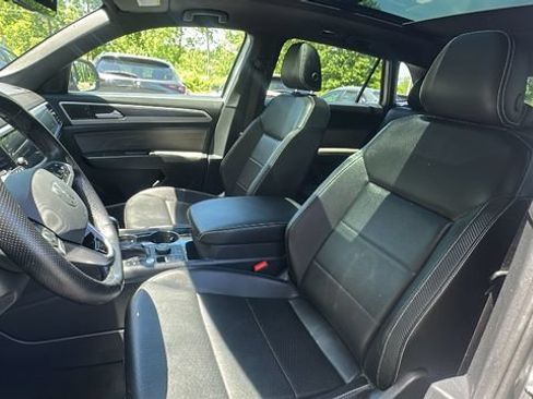 Used 2022 Volkswagen Atlas Cross Sport SEL R-Line AWD/4WD image 22