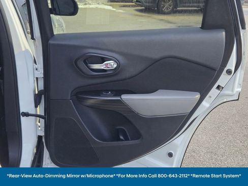 Used 2014 Jeep Cherokee Latitude w/ Comfort/Convenience Group image 15