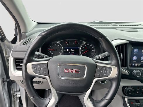 Used 2022 GMC Terrain SLT w/ Infotainment Package II image 13