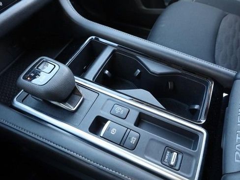Certified 2025 Nissan Pathfinder SV FWD image 17