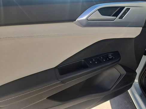 New 2026 Volkswagen Taos SE image 17