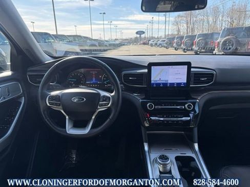 Used 2023 Ford Explorer Limited image 17
