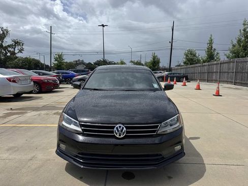 Used 2016 Volkswagen Jetta Sport FWD image 2