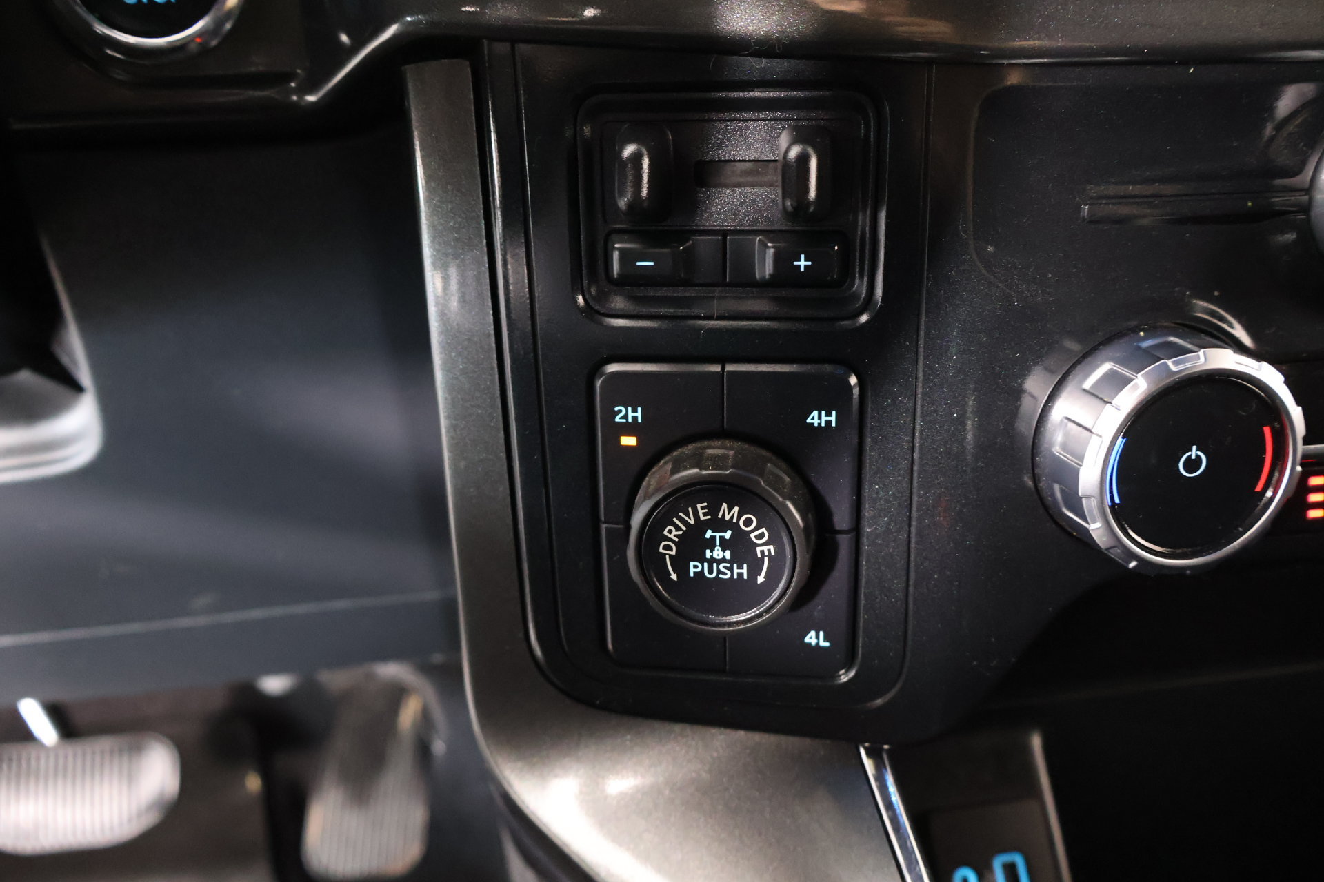 Used 2023 Ford F150 XLT w/ Equipment Group 302A High AWD/4WD image 9
