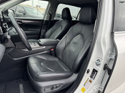 Used 2021 Toyota Highlander Limited image 26
