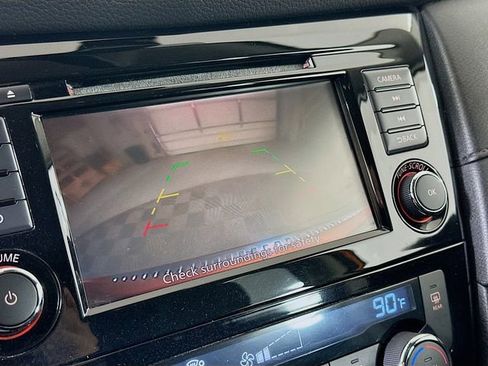 Certified 2019 Nissan Rogue SV image 15