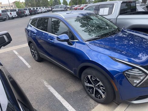 Used 2024 Kia Sportage EX AWD/4WD image 1