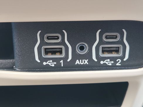 Used 2023 Chrysler Pacifica Touring-L FWD image 30