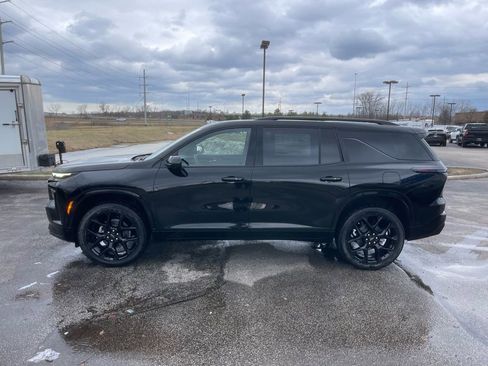 New 2026 Chevrolet Traverse RS w/ LPO, Floor Liner Package image 4