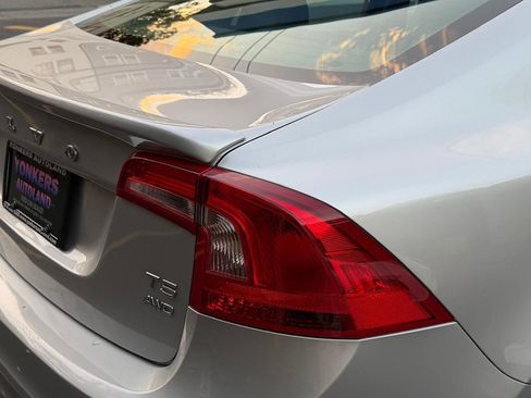 Used 2016 Volvo S60 T5 Premier w/ Climate Package image 10