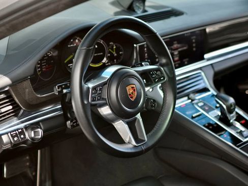 Used 2018 Porsche Panamera Turbo S image 31