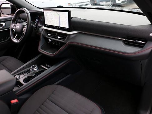 Certified 2025 Ford Explorer ST-Line image 35
