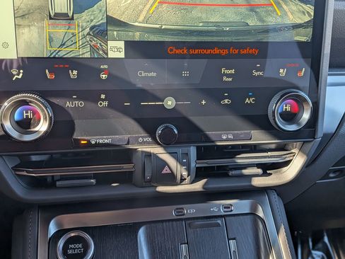 Used 2024 Lexus GX 550 w/ Accessory Package (2T) image 30