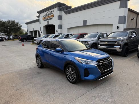 Used 2022 Nissan Kicks SV FWD image 39