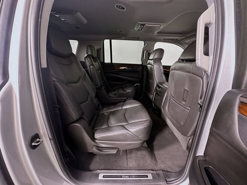 Used 2017 Cadillac Escalade ESV Luxury AWD/4WD image 30