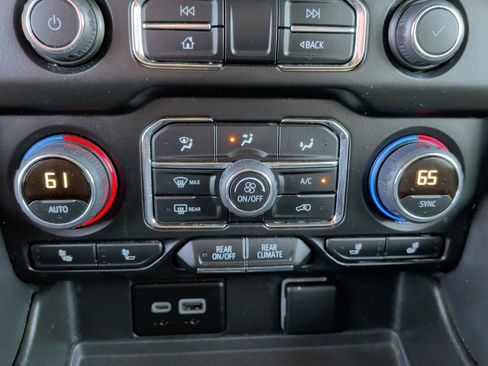 Used 2023 Chevrolet Suburban RST w/ Sport Performance Package image 35