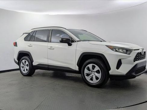 Used 2019 Toyota RAV4 LE FWD image 11
