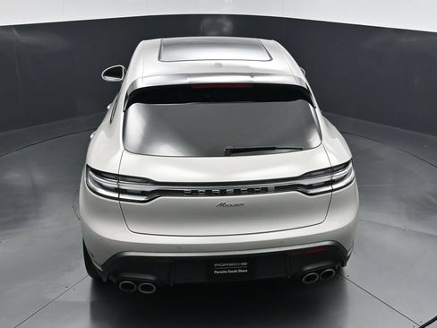 Certified 2025 Porsche Macan AWD/4WD image 17