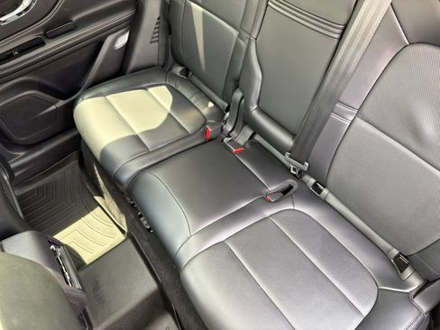 Used 2023 Lincoln Corsair Reserve AWD/4WD image 11