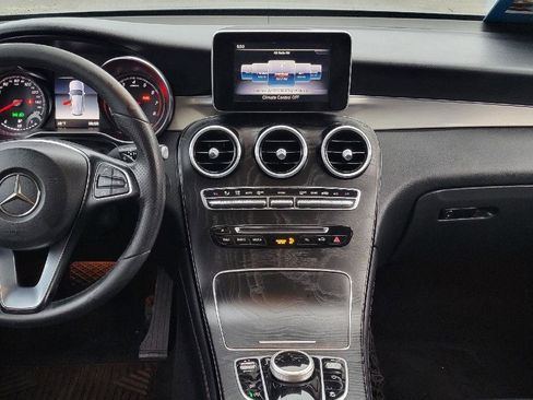 Used 2019 Mercedes-Benz GLC 300 w/ Premium Package image 4