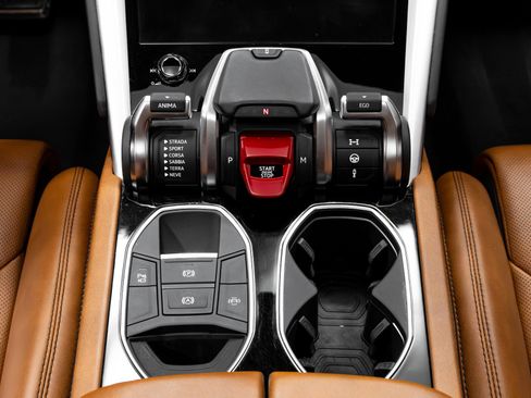 Used 2019 Lamborghini Urus image 34