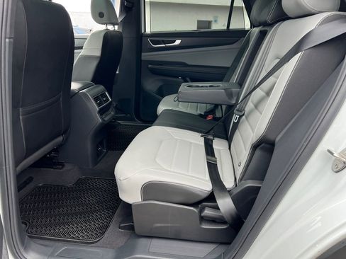 Certified 2024 Volkswagen Atlas Cross Sport SEL R-Line image 35