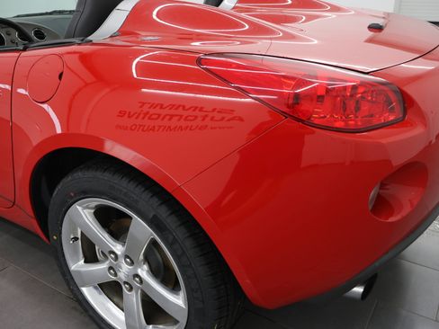 Used 2007 Pontiac Solstice GXP w/ Premium Package RWD image 26