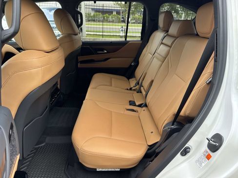 Used 2026 Lexus LX 600 4WD w/ Accessory Package (2T) image 14