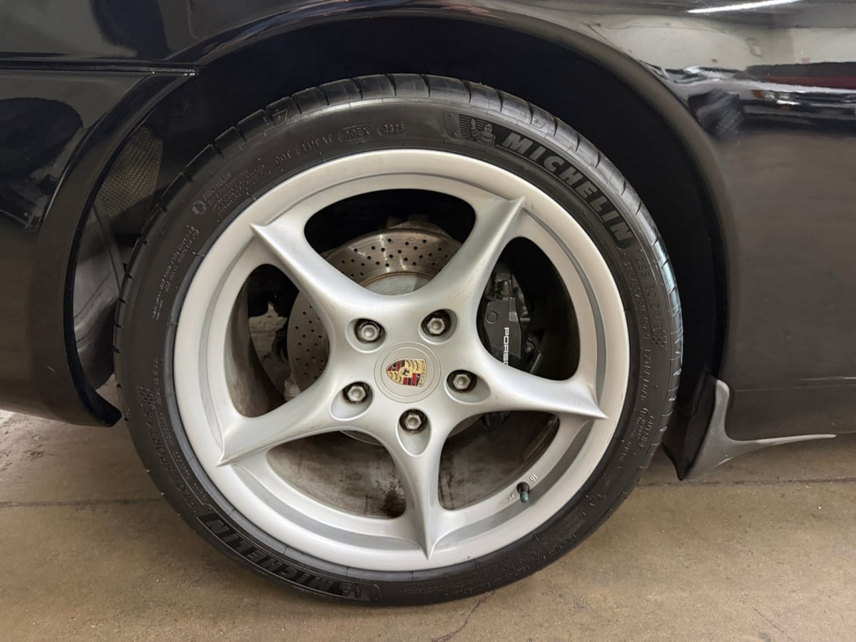Used 2004 Porsche 911 Carrera RWD image 22