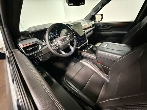 Used 2025 GMC Yukon XL Denali AWD/4WD image 2